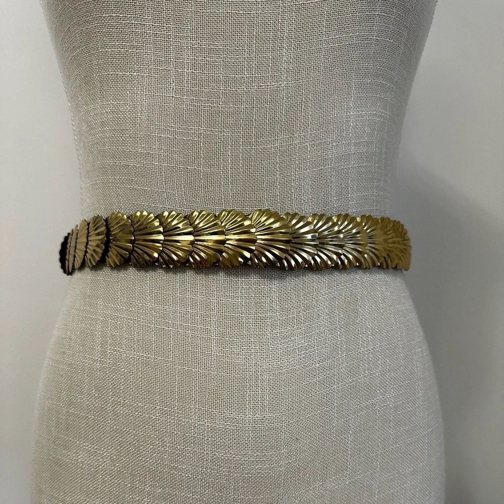 Vintage Gold Seashell Stretch Belt